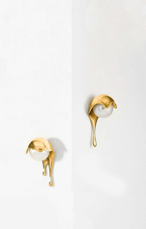 Melting White Pearl Earrings